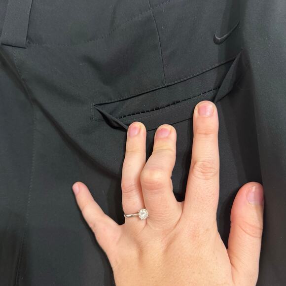 Nike Golf Dri-Fit Black Women’s Size 6 Shorts Athletic Knee Length Sportswear - Picture 6 of 7